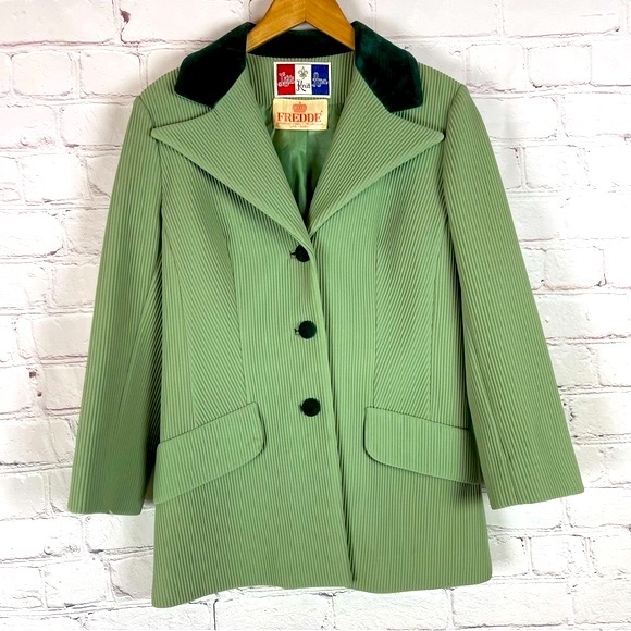 Other - Original vintage Freddie of Las Vegas men’s leisure blazer with velvet collar